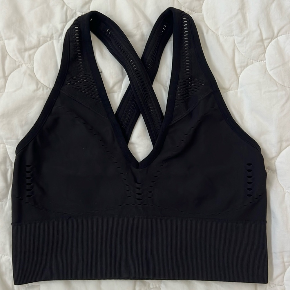 Alo Yoga Open Air Seamless Bra in Black